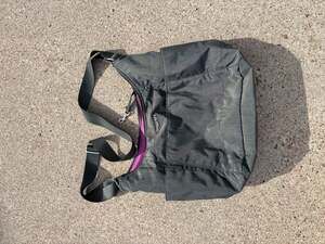 Na2: Baggallini Everyday Crossbody Nylon Bag with Purple Lining